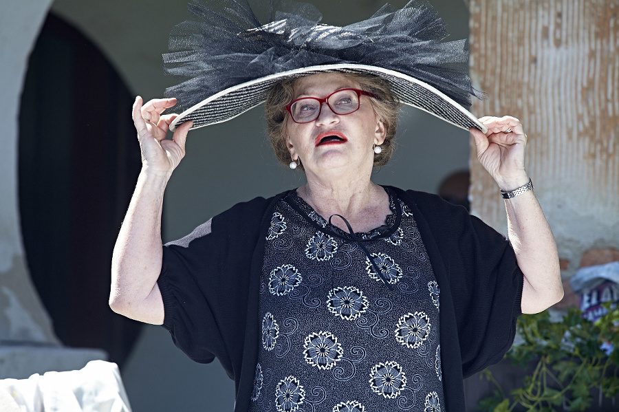 Jana Synková vo filme Babovresky.