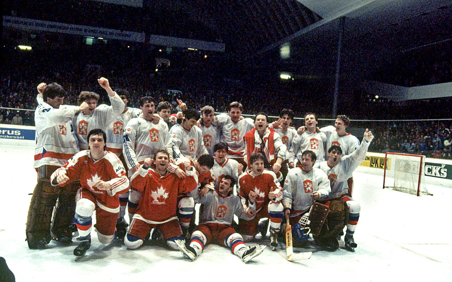 1985:  Československý tím