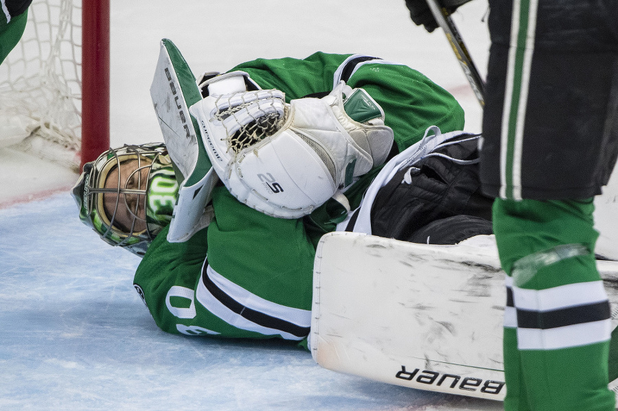 Brankár Ben Bishop potreboval