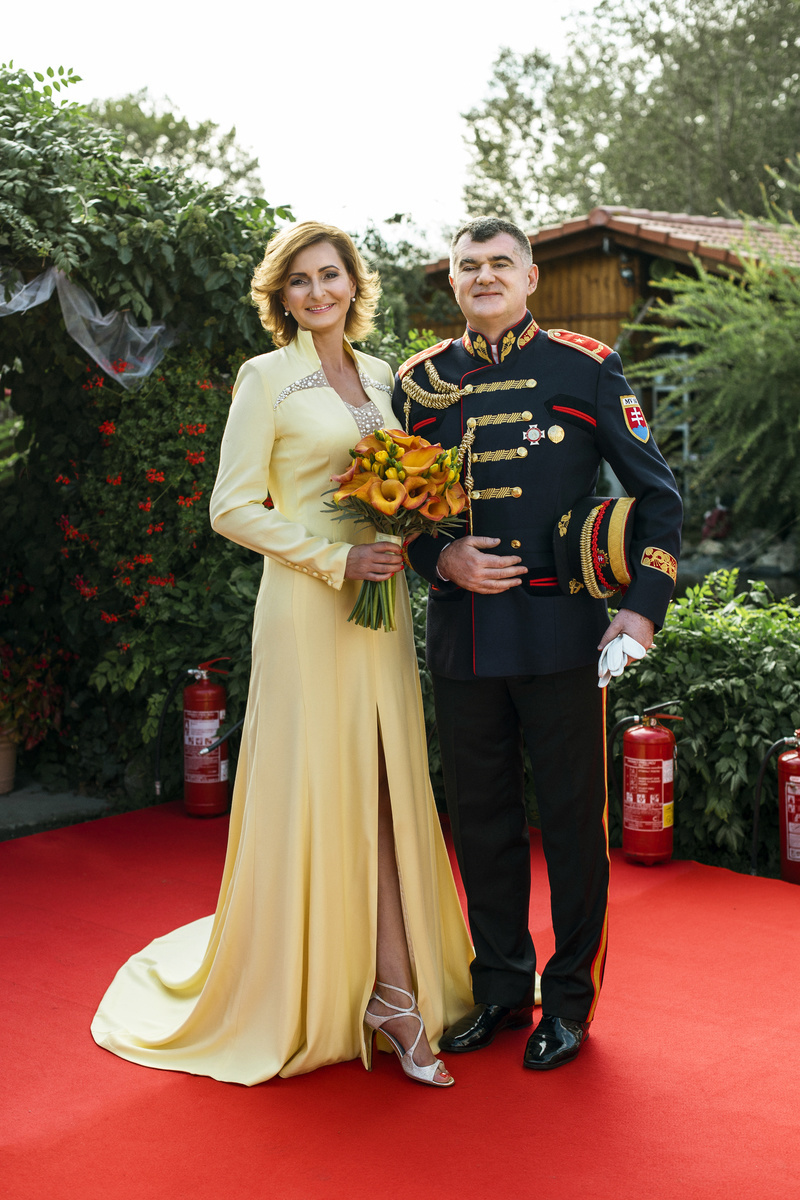 V ťažkých chvíľach je jej oporou manžel Alexander Nejedlý. 