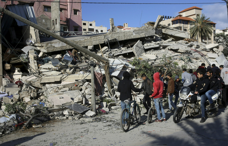 Zničená budova v Gaze.