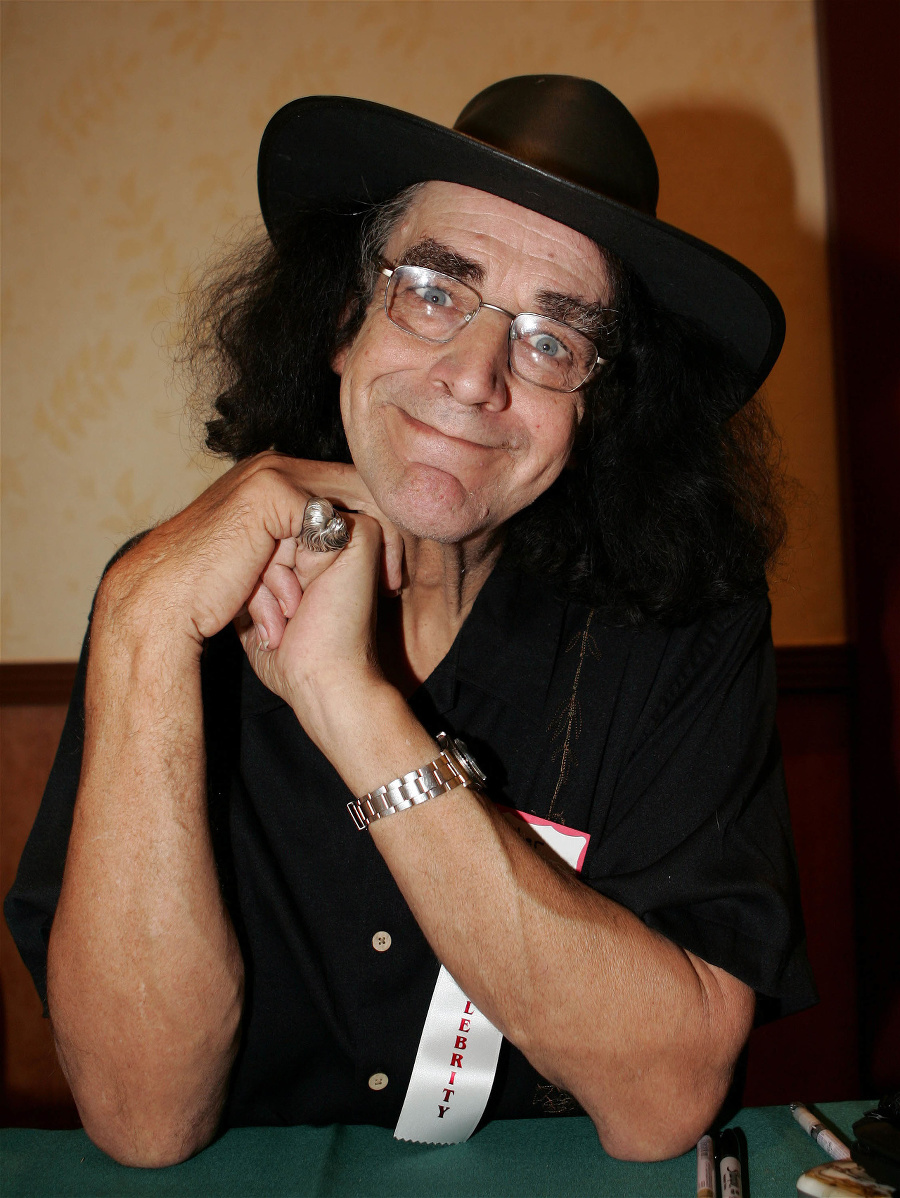 Peter Mayhew zomrel vo