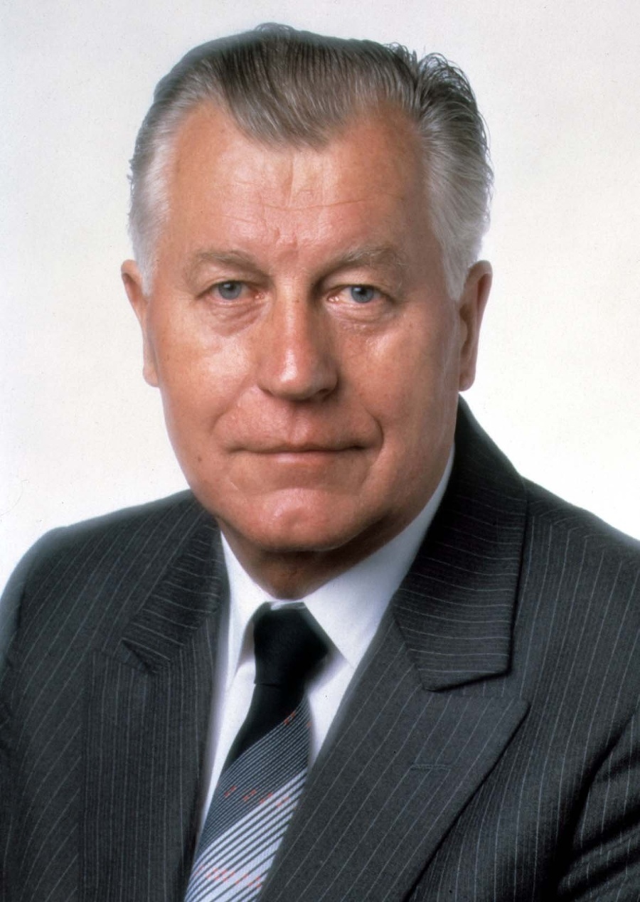 Peter Colotka († 94)