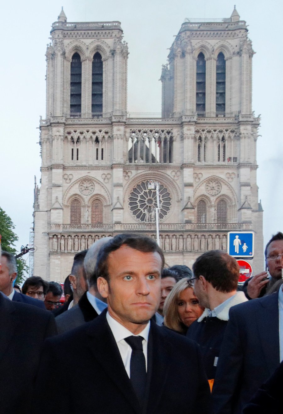 Prezident Macron na mieste
