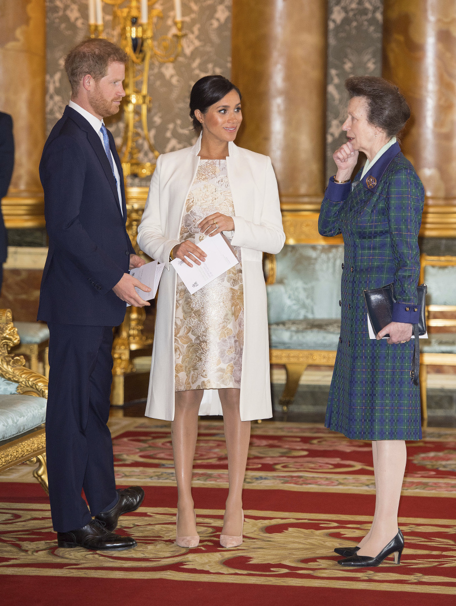 Manželia Harry a Meghan s princeznou Annou