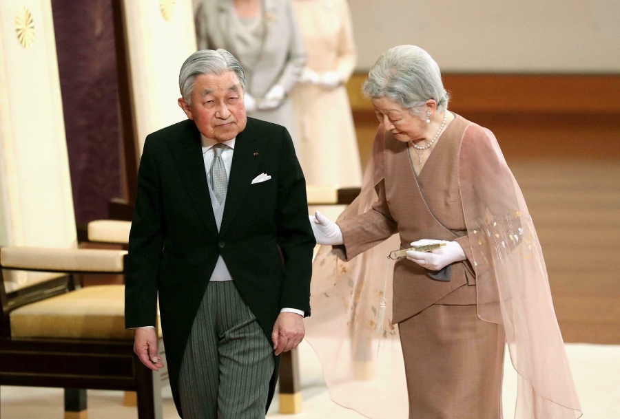 Cisár Akihito a cisárovná