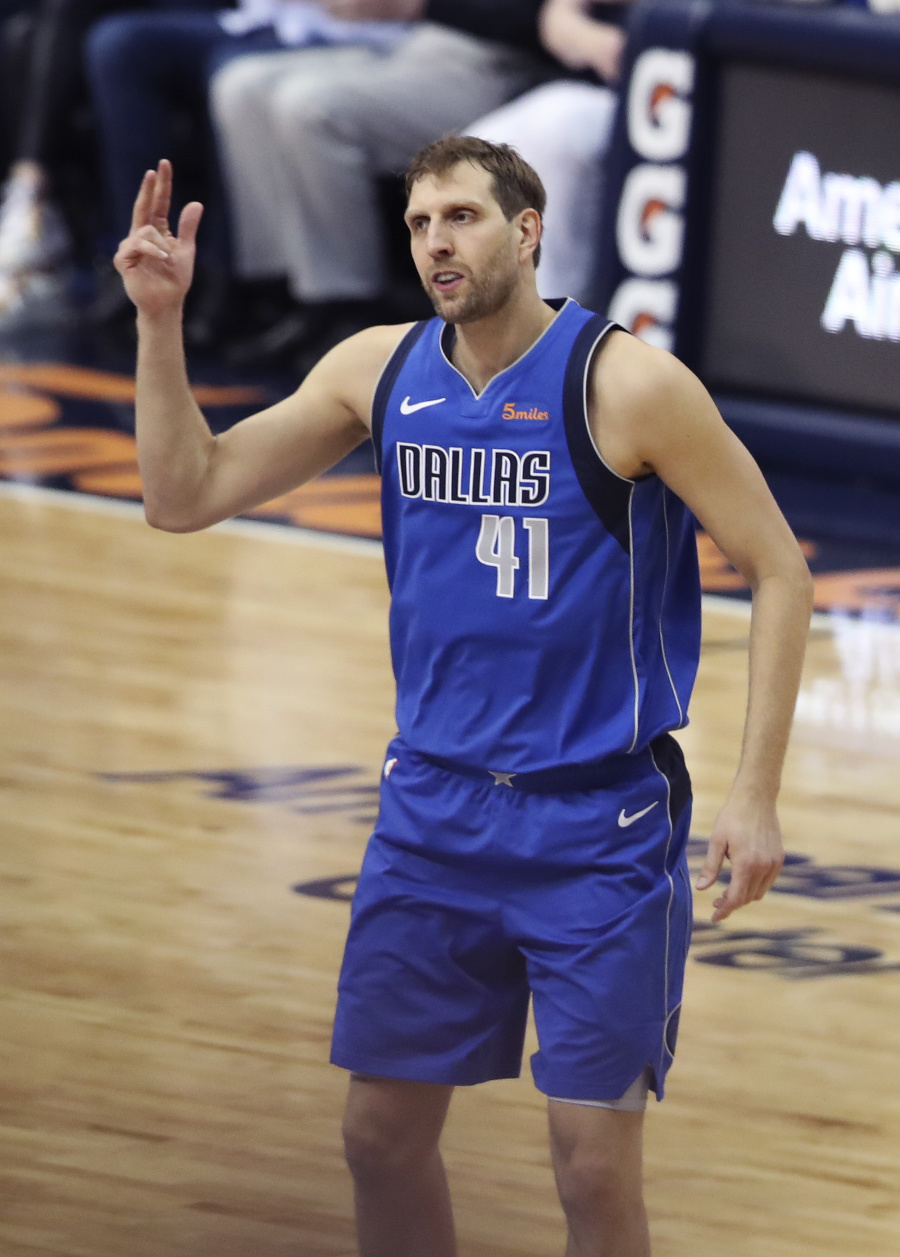 Dirk Nowitzki sa rozlúčil