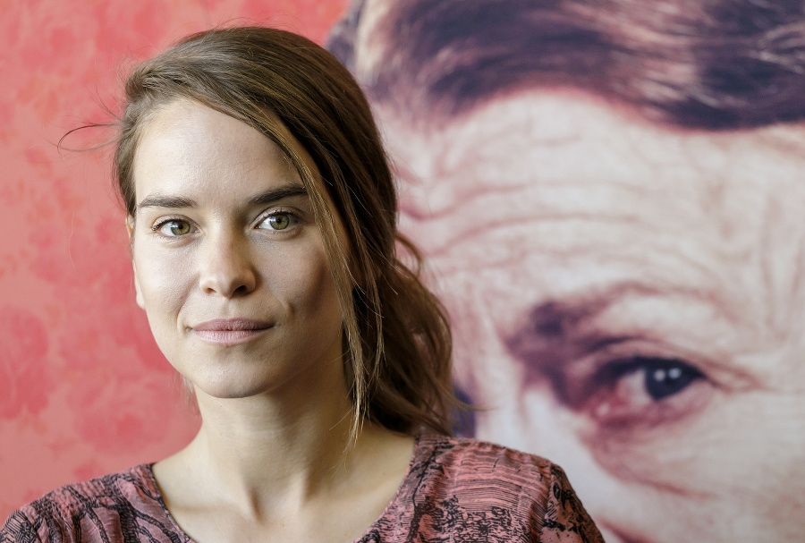 Herečka Kristína Svarinská počas tlačovej konferencie k českému filmu Teroristka.