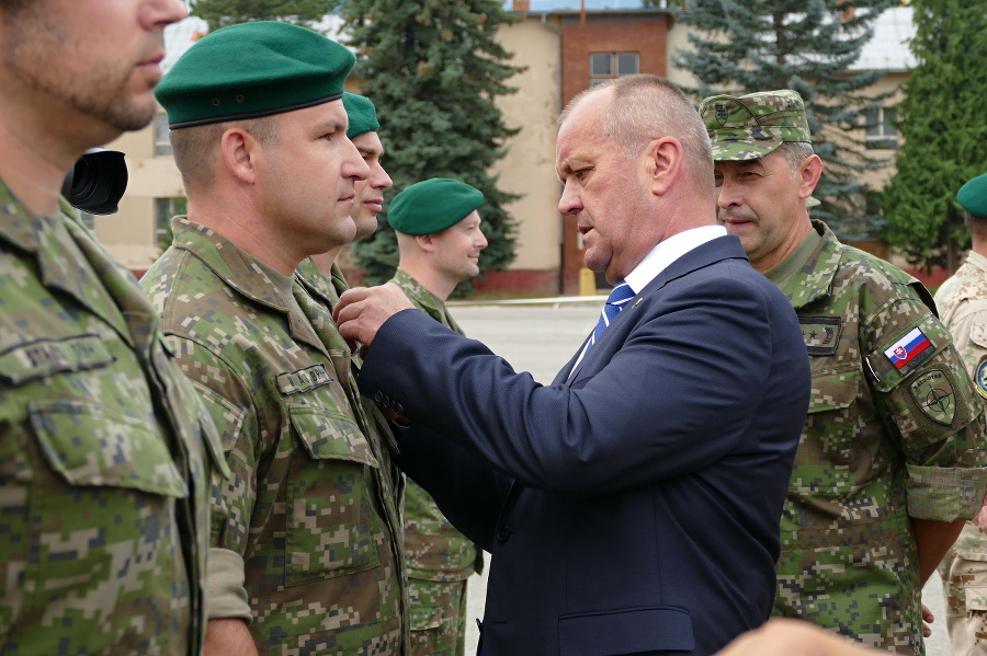 Minister privítal slovenských vojakov.