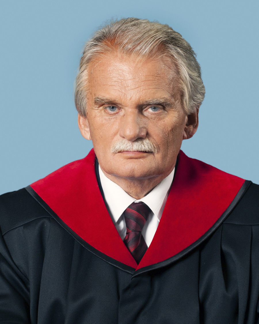 M. Mamojka