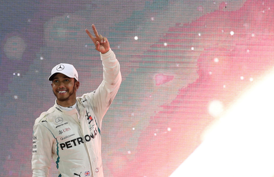 Na snímke Lewis Hamilton.