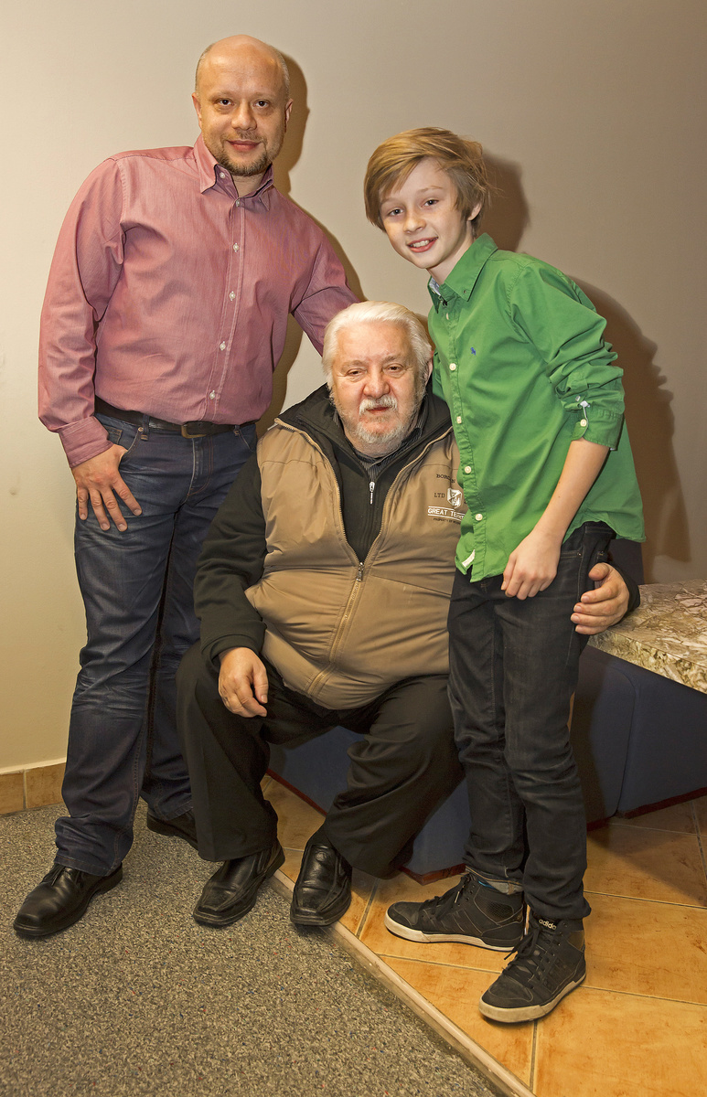 TRI GENERÁCIE: Talent po otcovi a dedkovi zdelil aj najmladší Riško.
