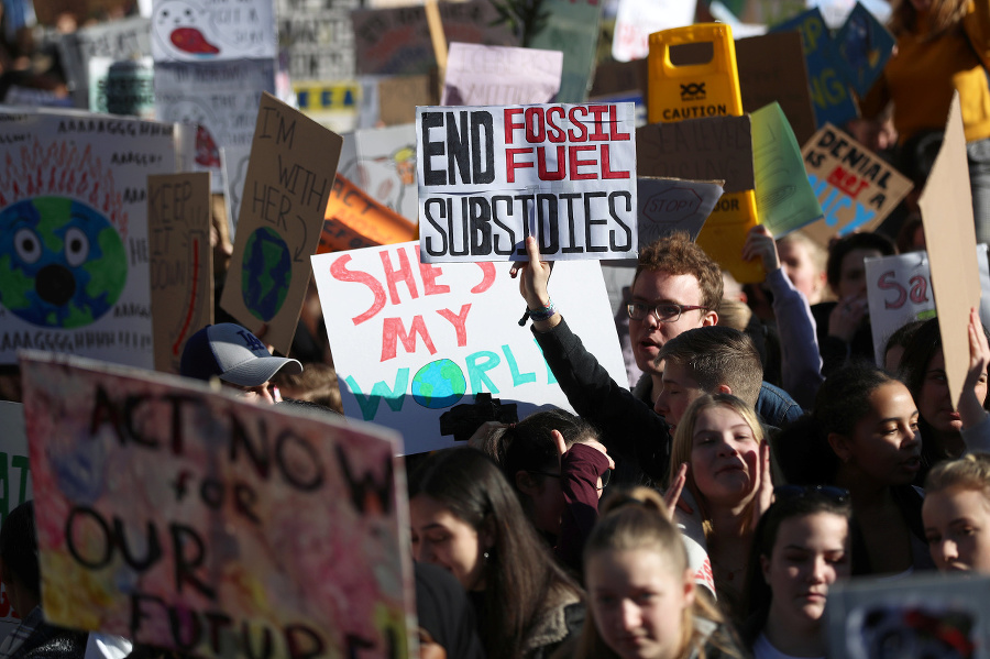 Protestujúci školáci v Londýne