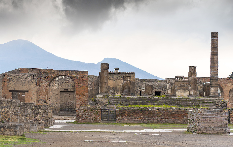 Tragédia v Pompejach zaujíma