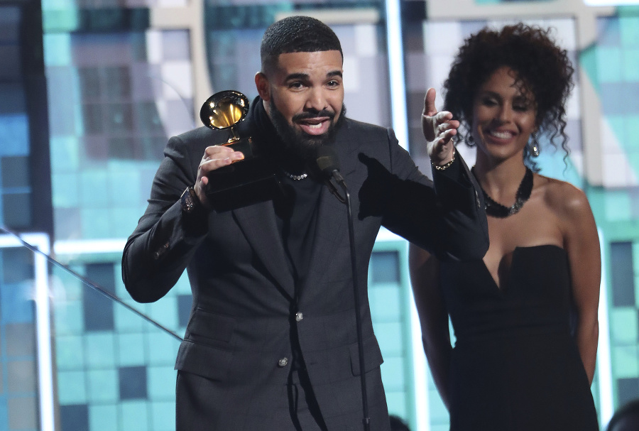 Udeľovanie Grammy: Reper Drake