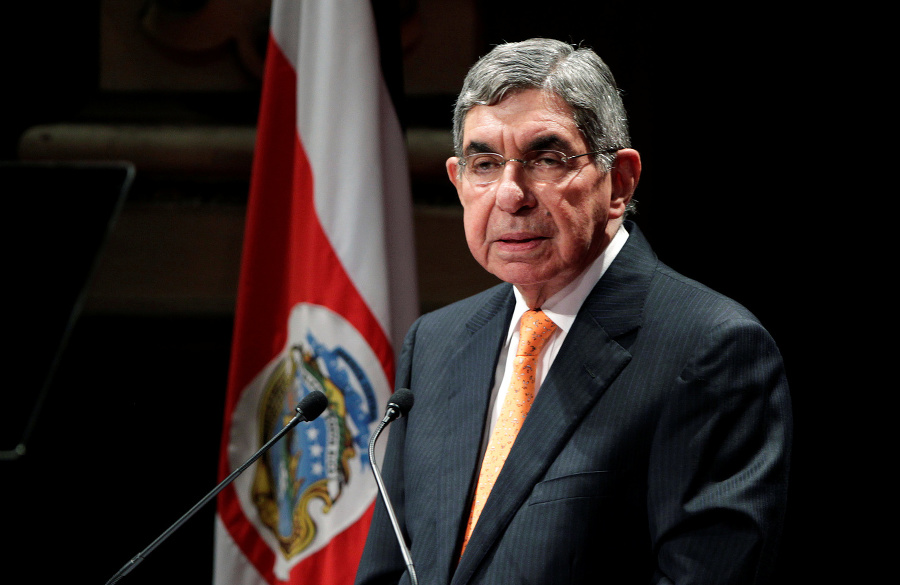 Oscar Arias.