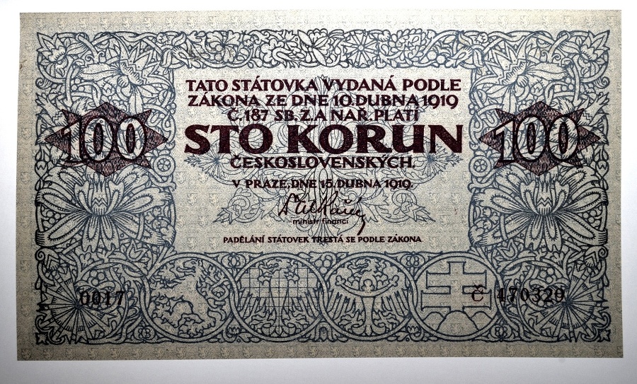 Prvé bankovky: Stokorunáčku tiež navrhol mucha.