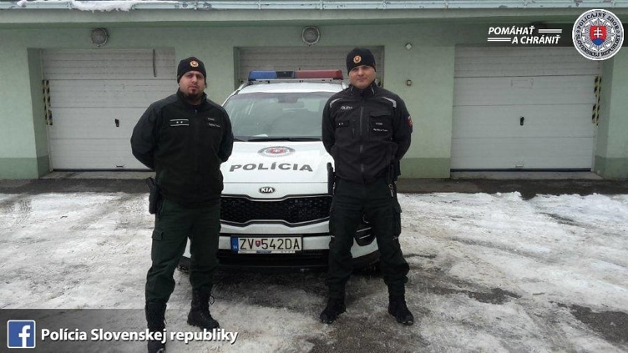 Policajti zachránili muža pred