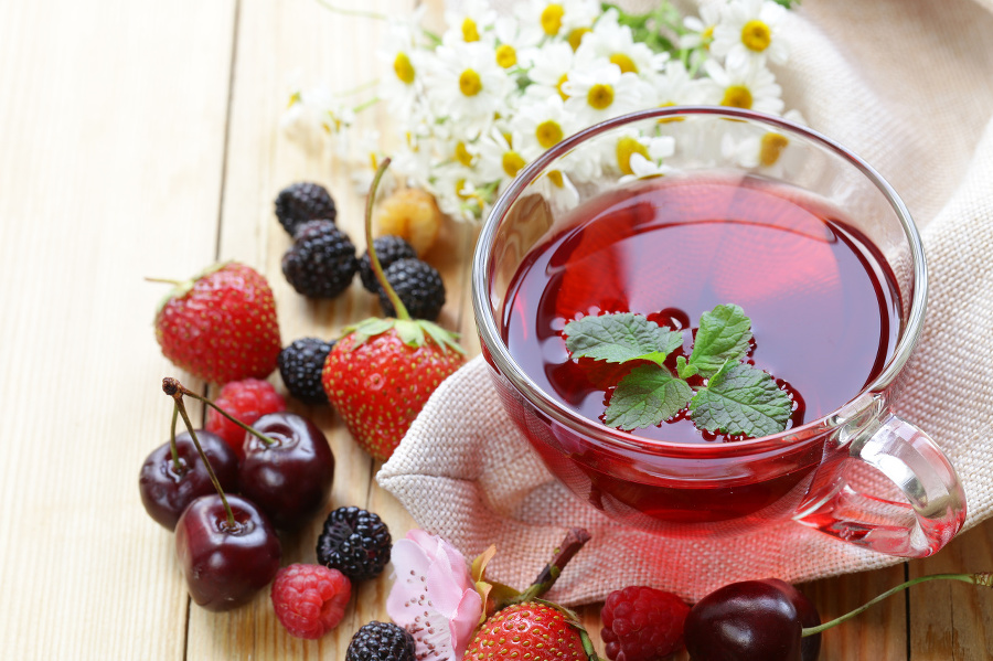 berry fruit tea in