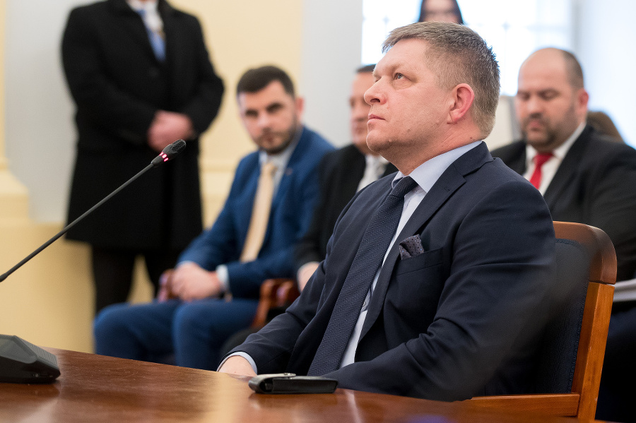 Robert Fico pred Ústavnoprávnym