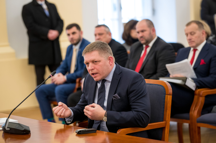 Robert Fico pred Ústavnoprávnym