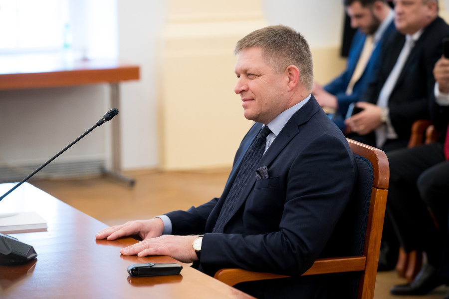 Robert Fico pred Ústavnoprávnym