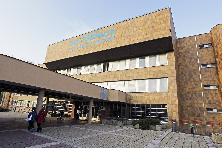 Šrobár je po vážnom úraze hospitalizovaný v petržalskej nemocnici.