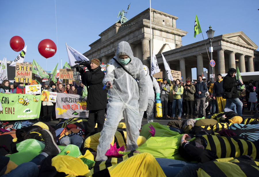 V Berlíne protestovali tisícky
