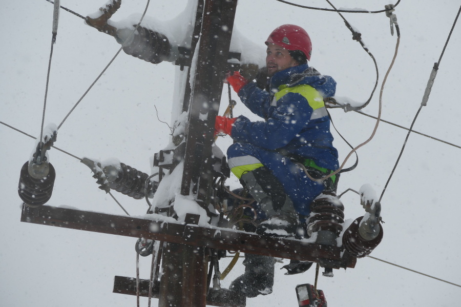 Elektrikári mali plné ruky