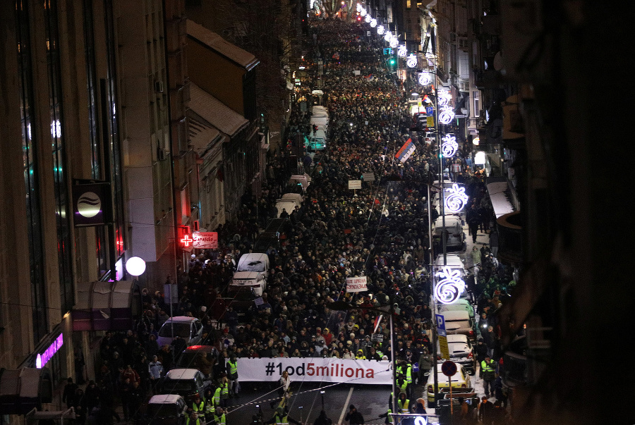 Demonštranti v Belehrade žiadali