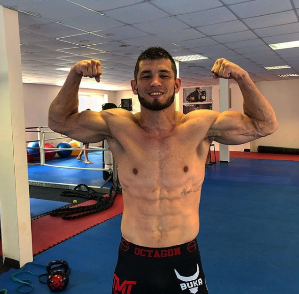 MMA zápasník Makhmud Muradov
