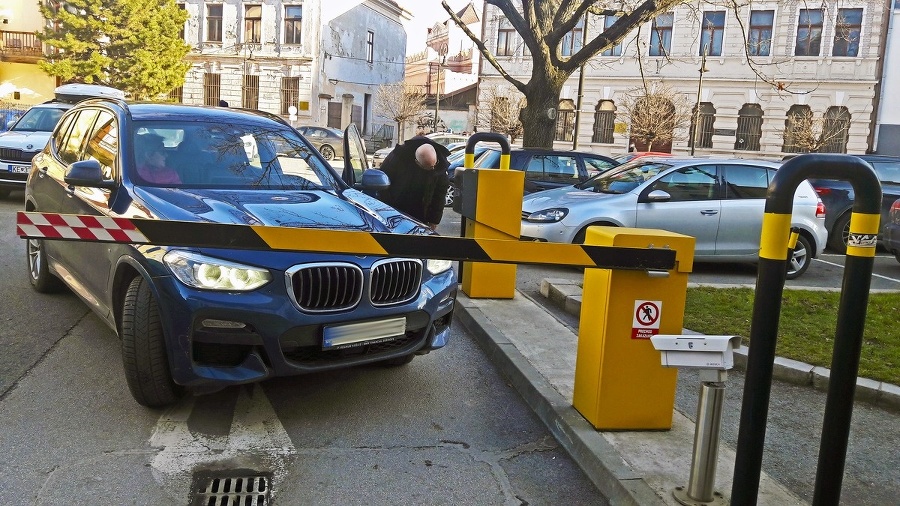 Rampy na závorovom parkovisku