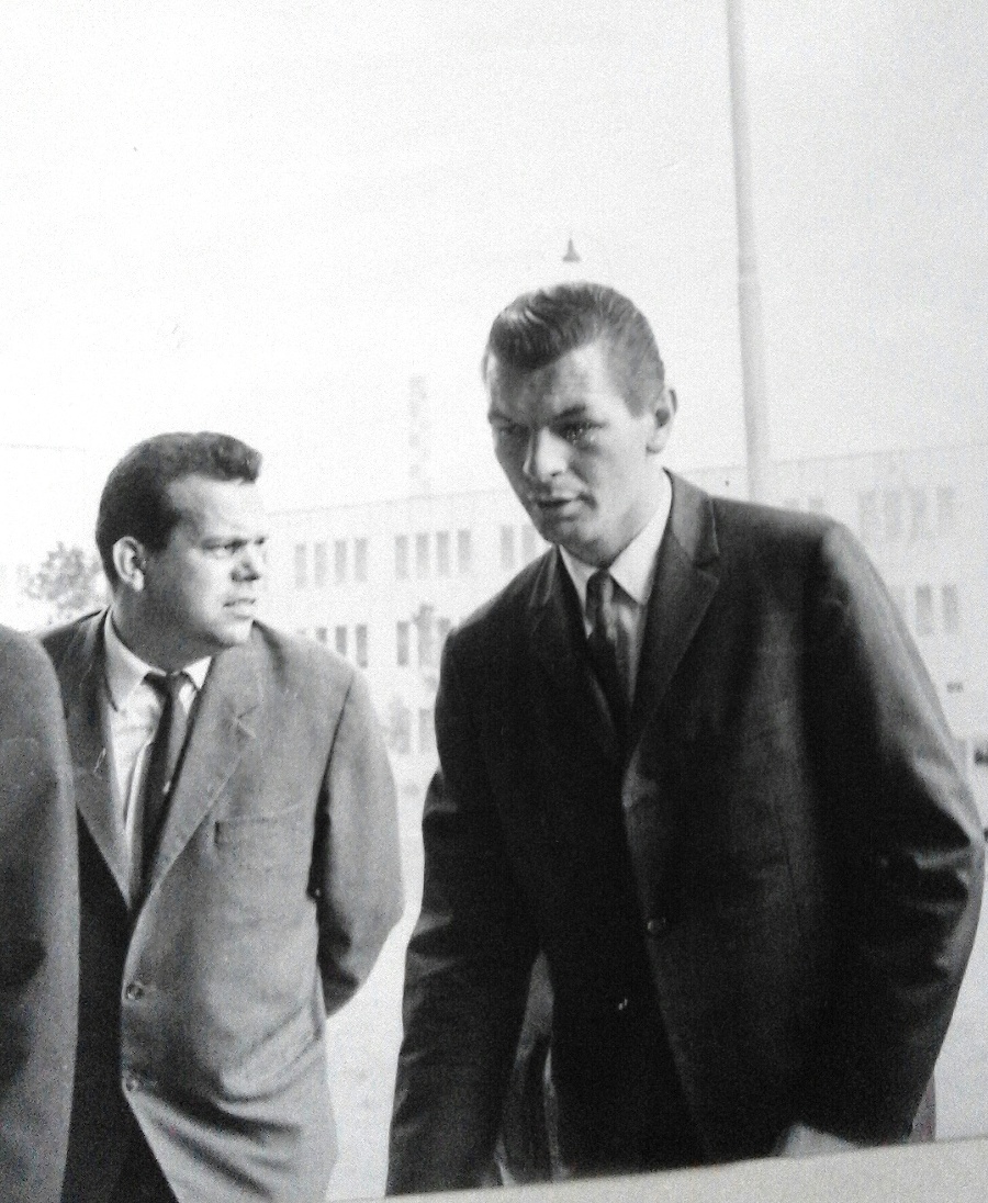 Stan Mikita (vpravo) na