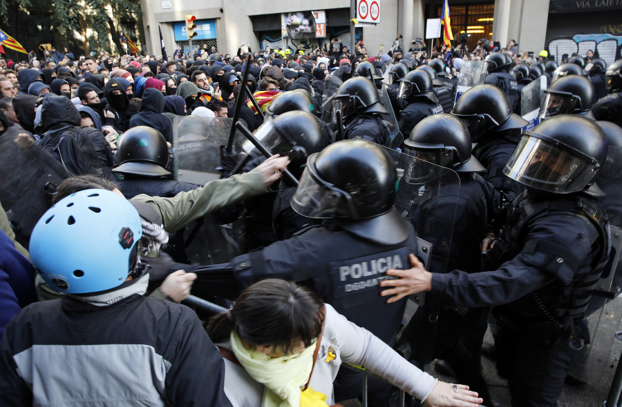 Protesty v Barcelone.