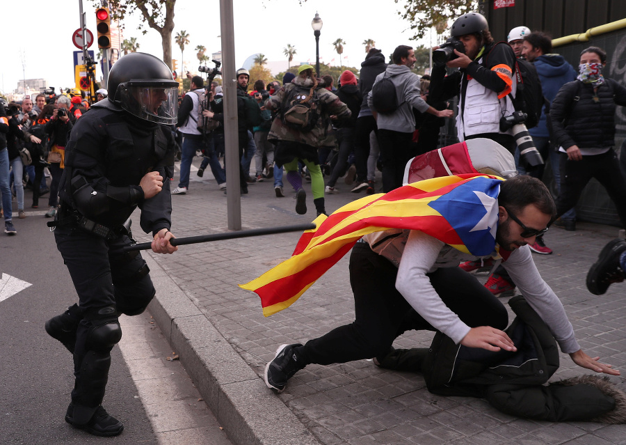 Protesty v Barcelone.