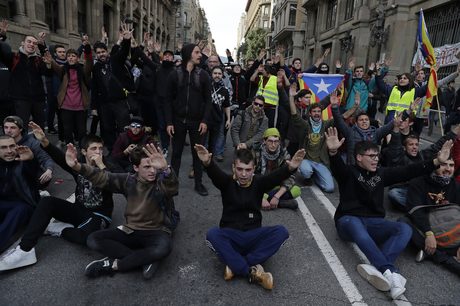 Protesty v Barcelone.