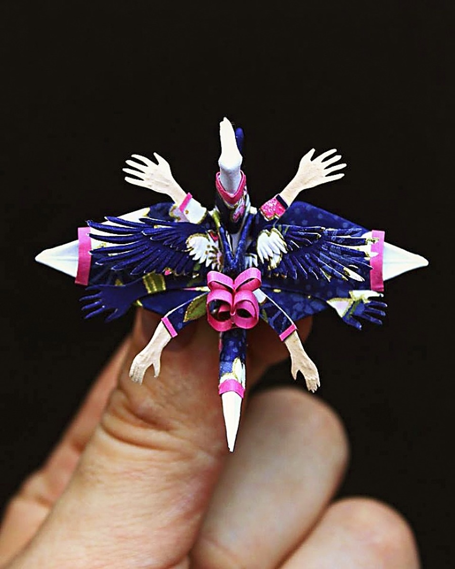Cristian pomocou origami bojuje