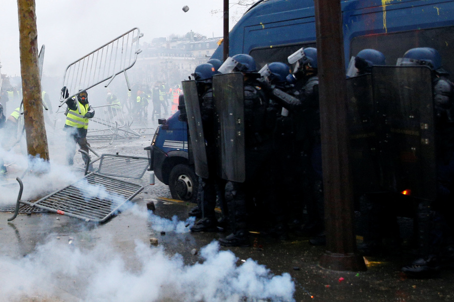 Protesty vo Francúzsku 