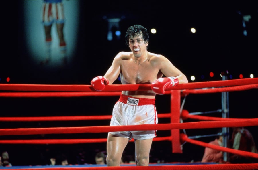 Sylvester Stallone ako Rocky.