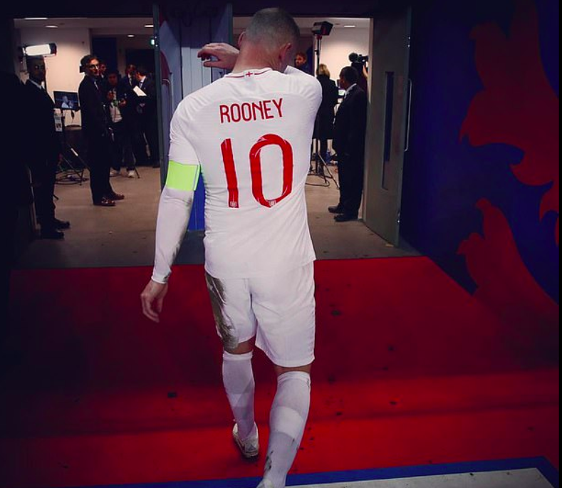 Rooney sa pri rozlúčke