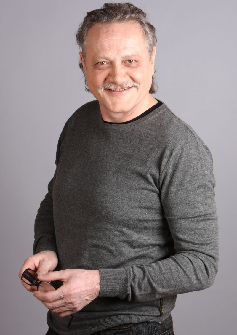 Ivan Freššo (Marián Geišberg)- hrá majiteľa Rádia Fresh.