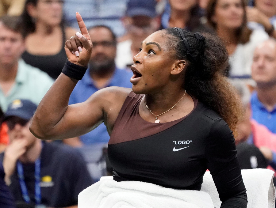 Serena vypenila na rozhodcu.
