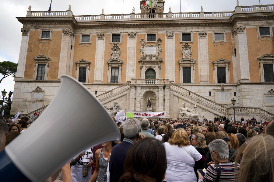 V Ríme protestovali proti