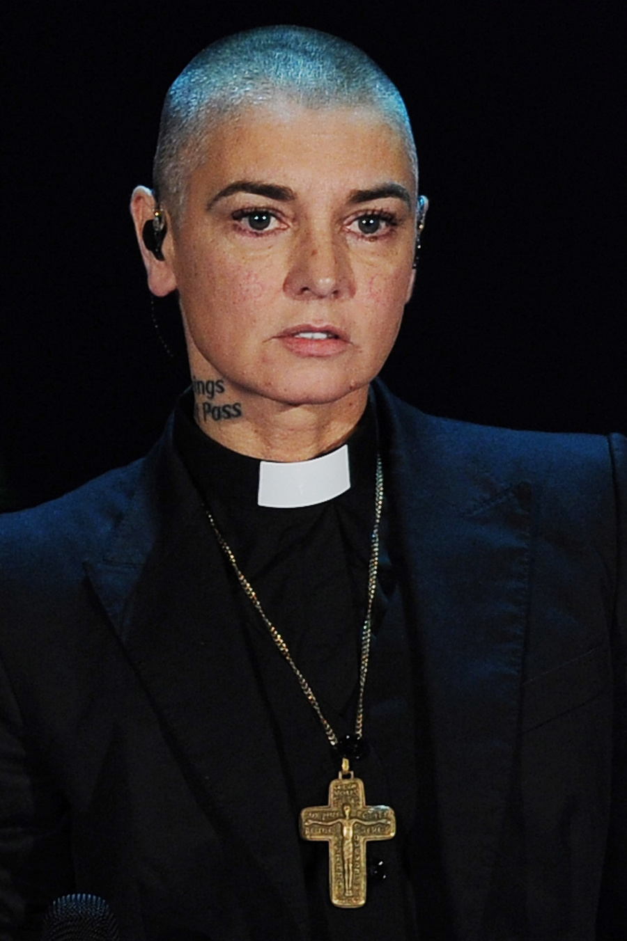 Pred pár rokmi ešte nosila kresťanské symboly...