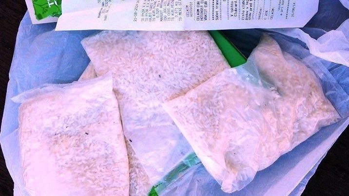 Čerstvo kúpená ryža razom