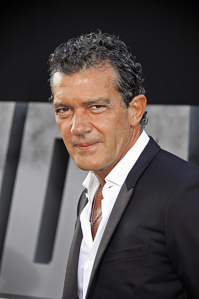 Antonio Banderas (57)