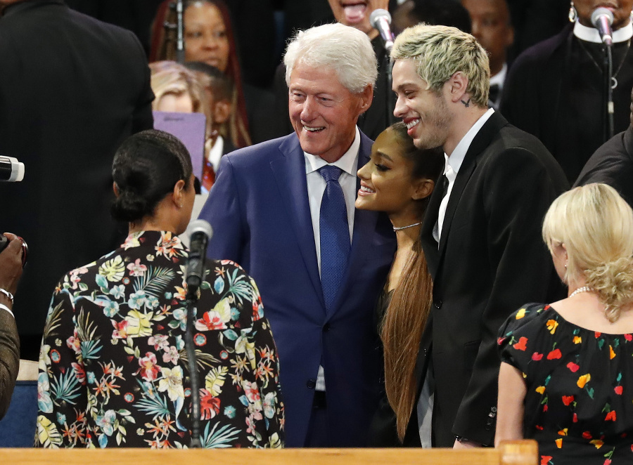 Bill Clinton so speváčkou