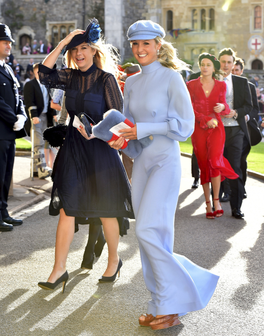 Chelsy Davy (vľavo).