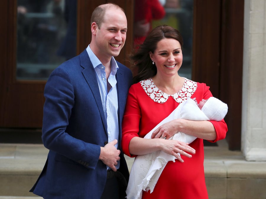 Vojvodkyňa Kate opustila pôrodnicu