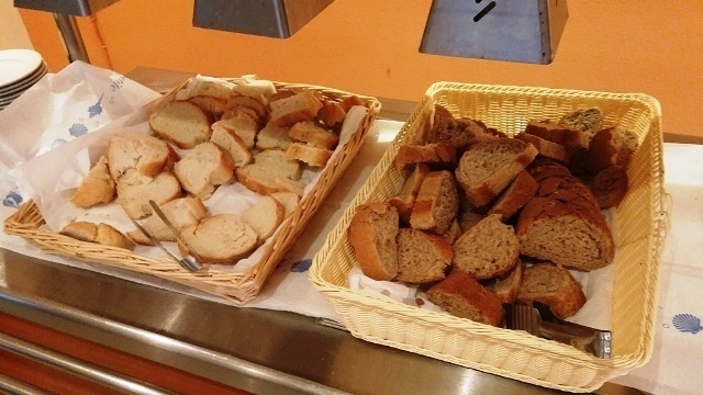 ... a dvoch druhov nakrájaných bagiet.